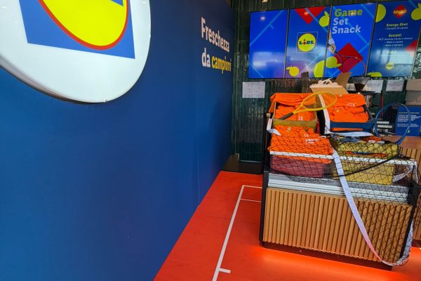 Stand Lidl Freschezza da Campioni - foto allestimento 10 Stand promozionale Lidl Freschezza da Campioni allestimento Samisa Srl